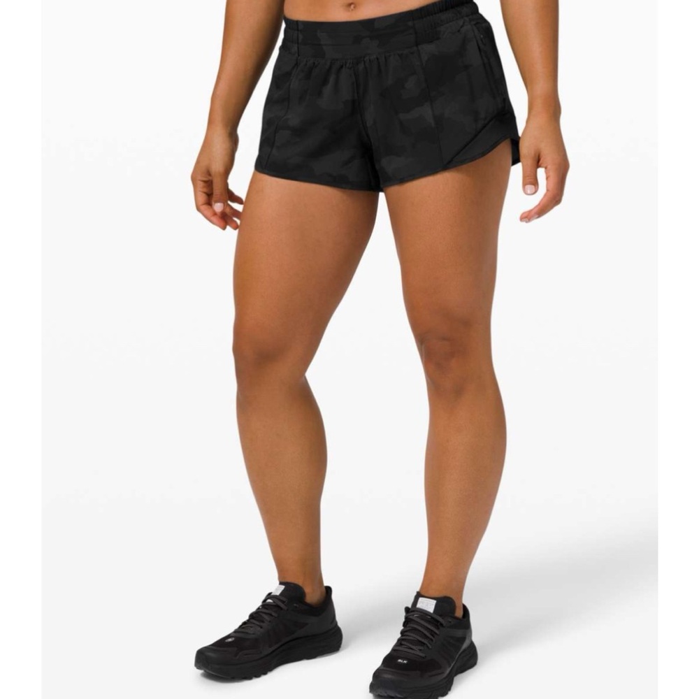 Lululemon Hottie Hot Shorts II Swift Fabric Running Gym Stretch Liner Sz 6